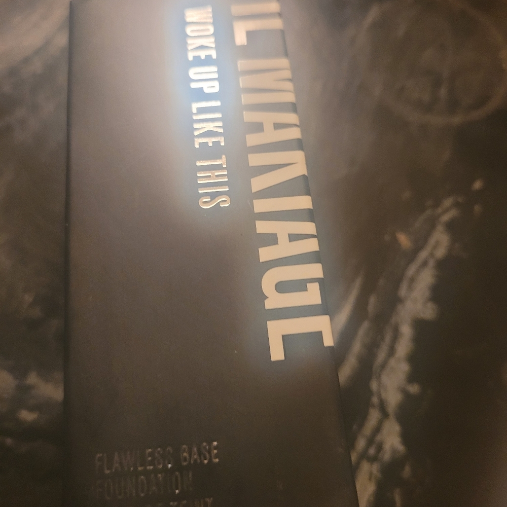 IL MAKIAGE Flawless Base Foundation